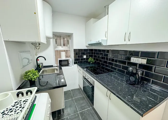 Madrina Del Pilar - Turistea